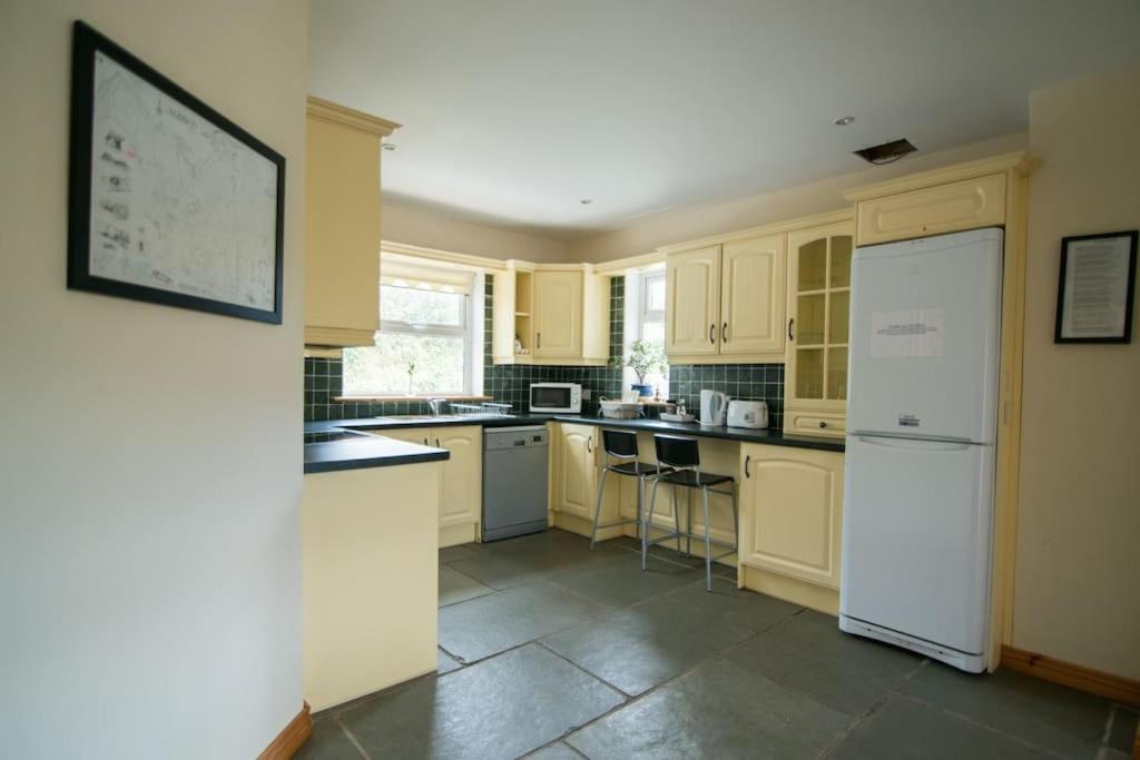 *Spacious Irish Cottage* Fanore Extérieur photo